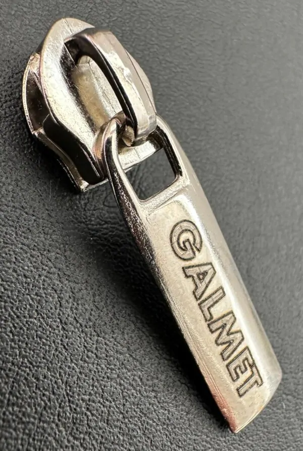 TIRACIERRE METALICO PERSONALIZADO